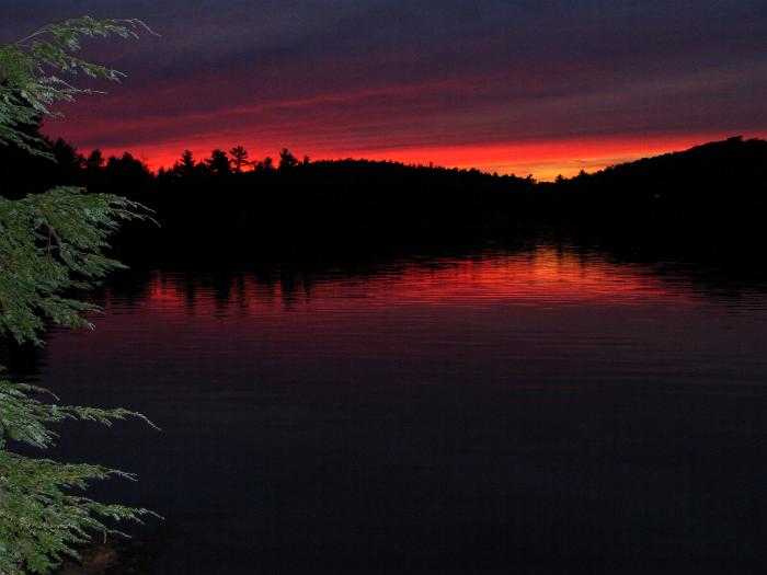 Final sunset at its finest on David Lake - Killarney Provincial Park